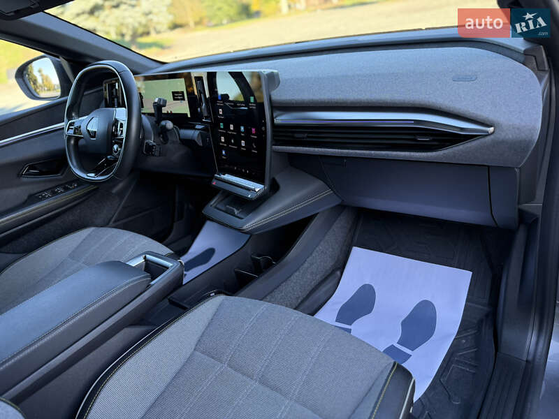 Позашляховик / Кросовер Renault Megane E-Tech Electric 2023 в Дубні фото 74 Позашляховик / Кросовер Renault Megane E-Tech Electric 2023 в Дубні