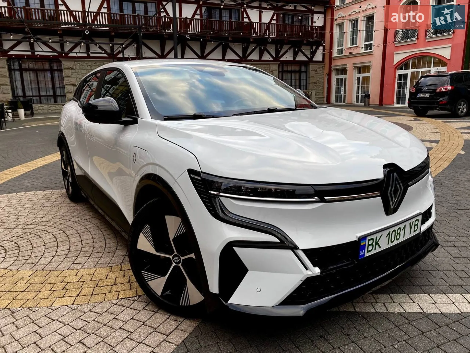 Renault Megane E-Tech Electric 2022 VIN VF1RCB00369797020 фото оголошення 4 з 17