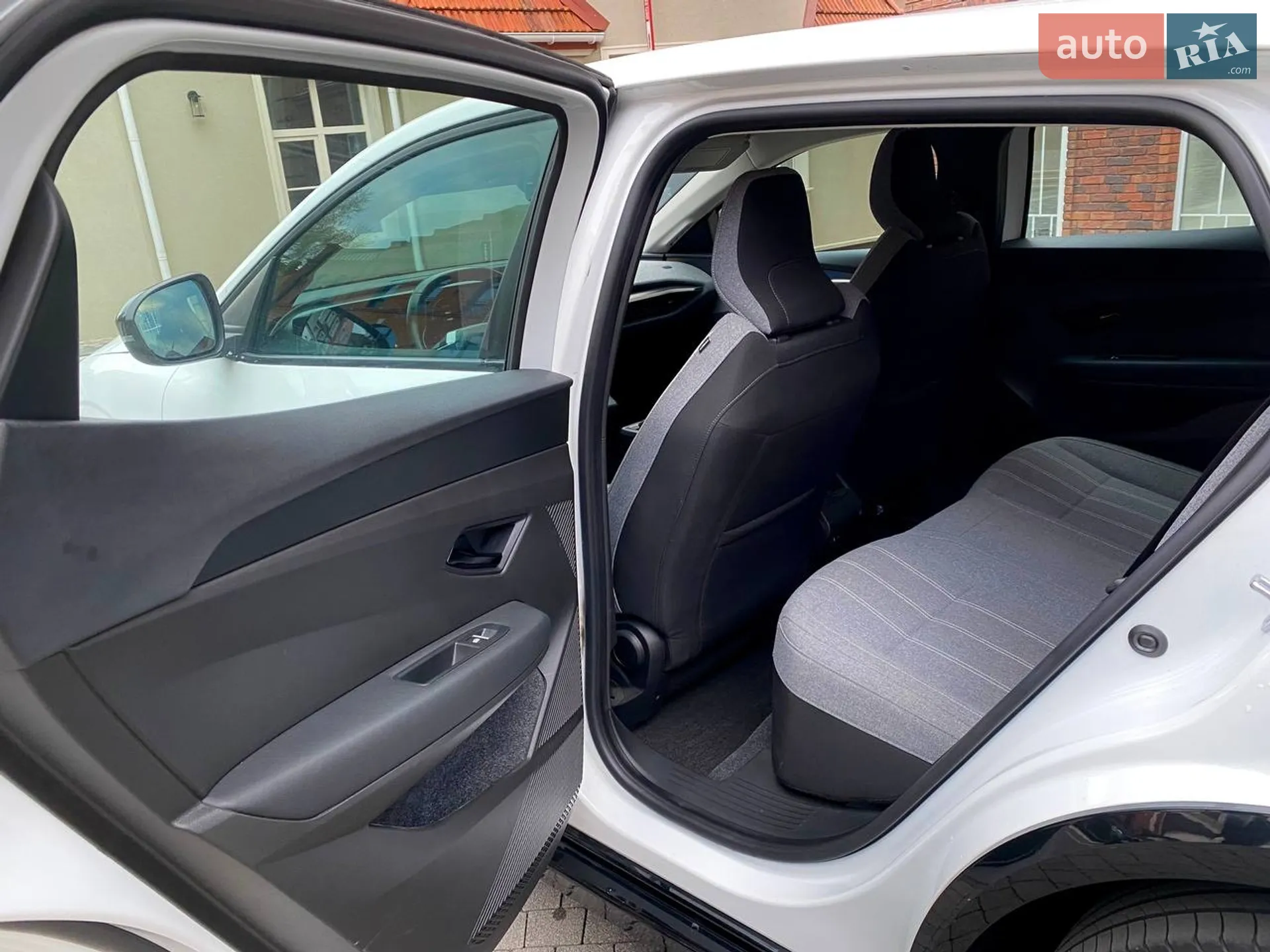 Renault Megane E-Tech Electric 2022 VIN VF1RCB00369797020 фото оголошення 15 з 17