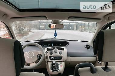 Хетчбек Renault Megane Scenic 2009 в 