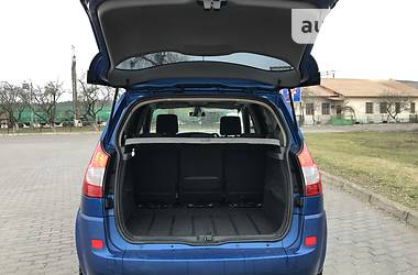 Хетчбек Renault Megane Scenic 2007 в 