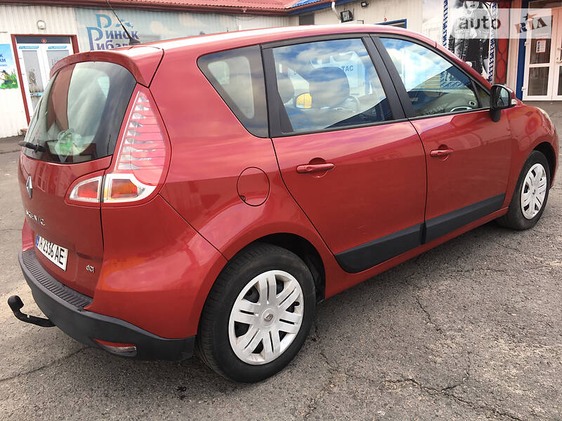 Хетчбек Renault Megane Scenic 2011 в Умані