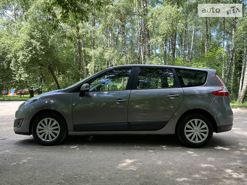 Мінівен Renault Megane Scenic 2009 в Тернополі