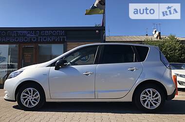 Мінівен Renault Megane Scenic 2015 в 