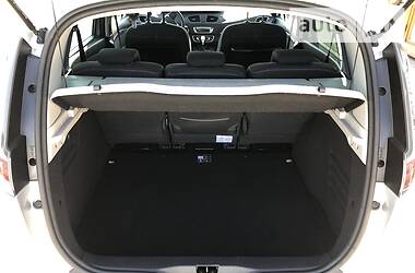 Мінівен Renault Megane Scenic 2015 в 