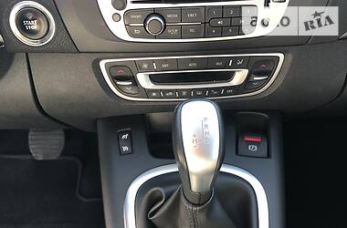 Мінівен Renault Megane Scenic 2015 в 