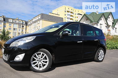 Минивэн Renault Megane Scenic 2010 в Киеве