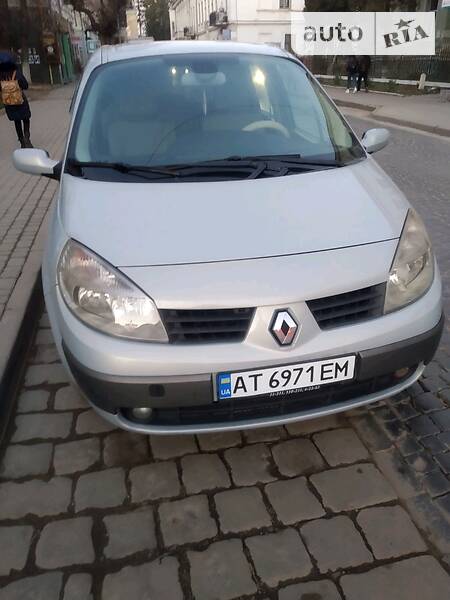 Минивэн Renault Megane Scenic 2005 в 