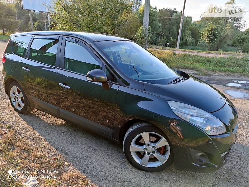 Універсал Renault Megane Scenic 2010 в Чернівцях