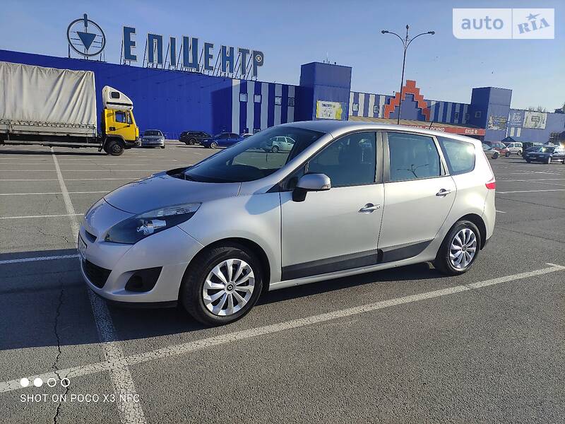 Минивэн Renault Megane Scenic 2010 в Каменец-Подольском