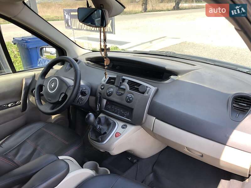 Минивэн Renault Megane Scenic 2007 в Виноградове