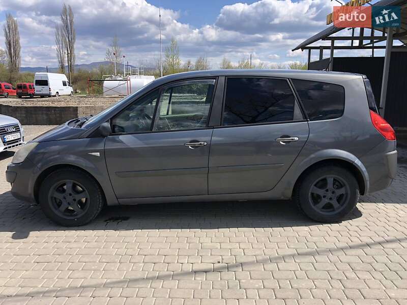 Минивэн Renault Megane Scenic 2007 в Виноградове