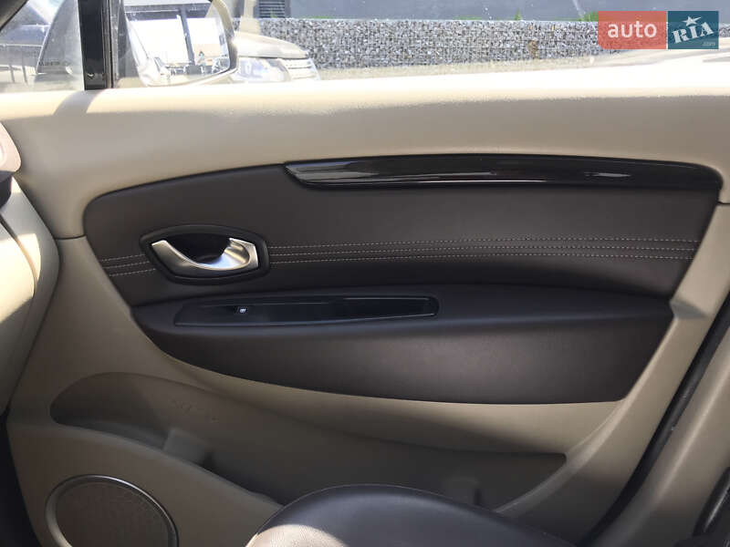 Мінівен Renault Megane Scenic 2010 в Івано-Франківську фото 27 Мінівен Renault Megane Scenic 2010 в Івано-Франківську