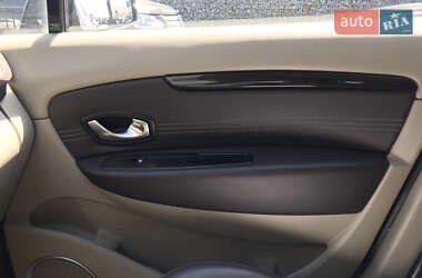 Минивэн Renault Megane Scenic 2010 в 