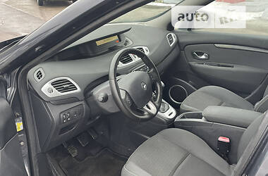 Седан Renault Megane Scenic 2010 в Луцке