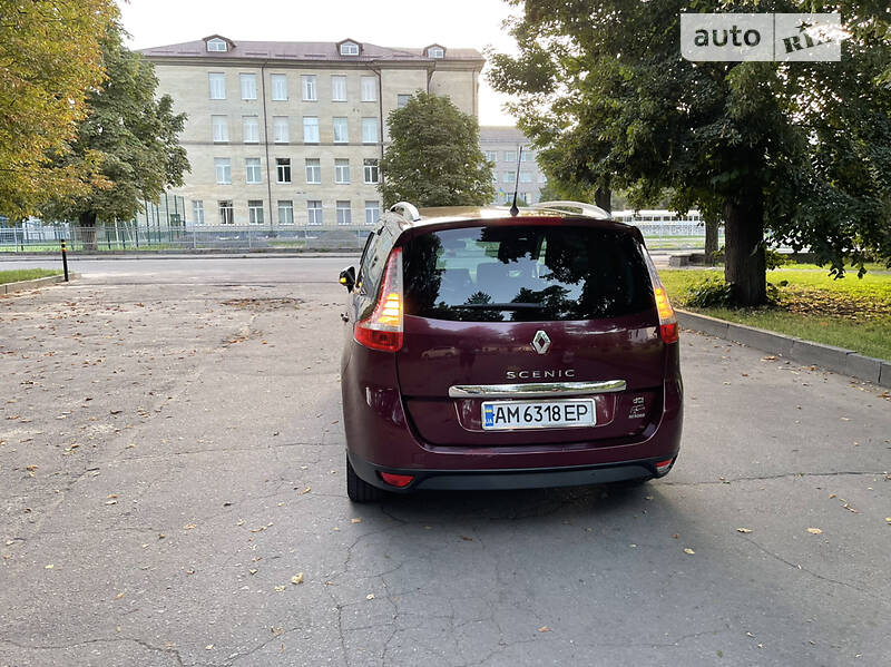 Минивэн Renault Megane Scenic 2015 в Коростышеве