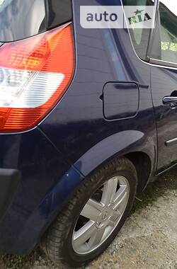Минивэн Renault Megane Scenic 2005 в 