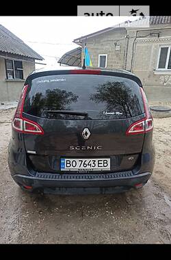 Минивэн Renault Megane Scenic 2011 в 