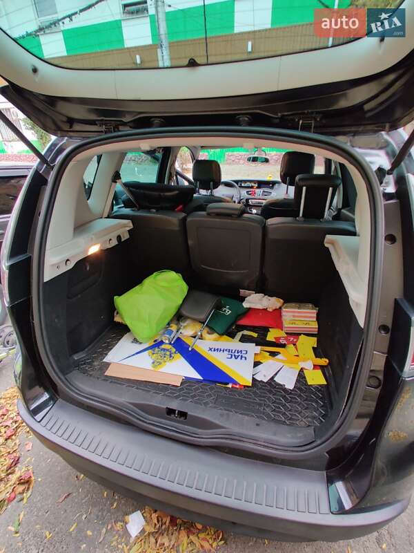 Мінівен Renault Megane Scenic 2013 в Одесі