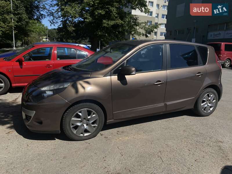 Renault Megane Scenic 2011