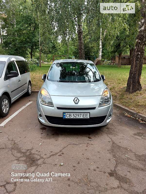 Минивэн Renault Megane Scenic 2011 в Чернигове