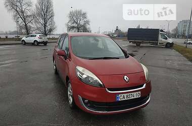 Минивэн Renault Megane Scenic 2012 в 