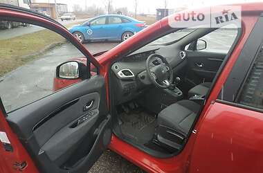Минивэн Renault Megane Scenic 2012 в 