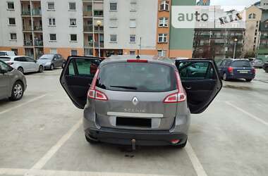 Минивэн Renault Megane Scenic 2009 в 