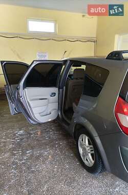 Минивэн Renault Megane Scenic 2004 в 