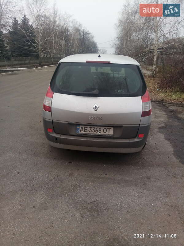 Минивэн Renault Megane Scenic 2005 в Петропавловке