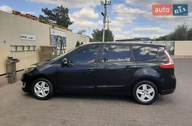 Мінівен Renault Megane Scenic 2012 в 