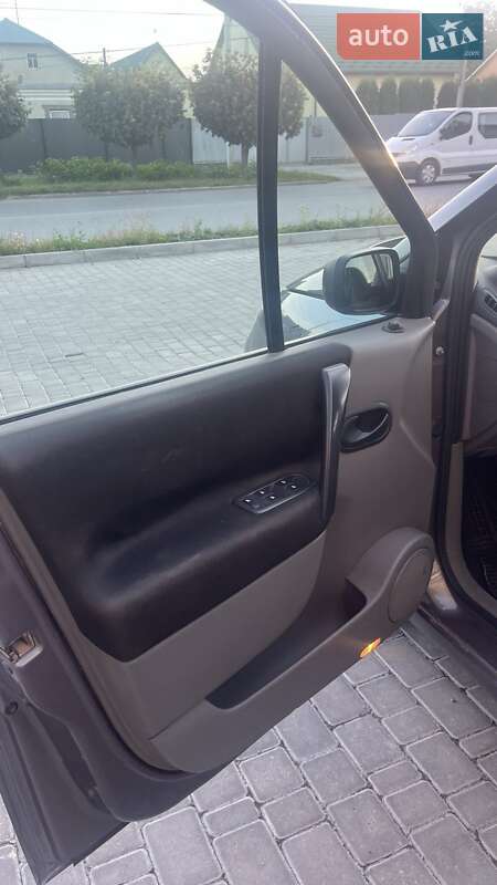 Минивэн Renault Megane Scenic 2005 в Каменец-Подольском