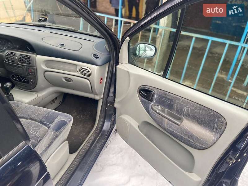 Минивэн Renault Megane Scenic 2000 в Константиновке