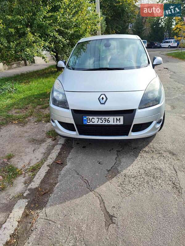 Renault Megane Scenic 2011