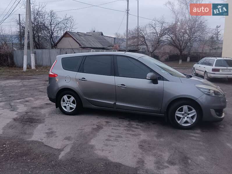 Renault Megane Scenic 2013