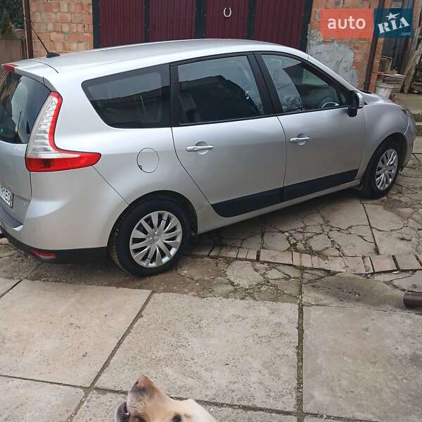 Мінівен Renault Megane Scenic 2010 в Чернівцях