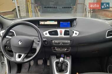 Минивэн Renault Megane Scenic 2010 в 