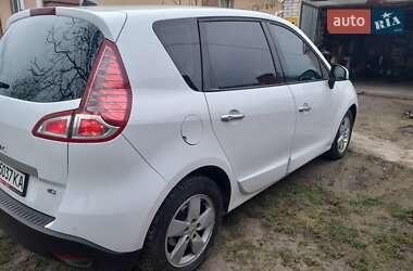 Минивэн Renault Megane Scenic 2010 в 