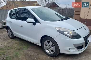Минивэн Renault Megane Scenic 2010 в 