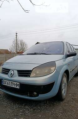 Минивэн Renault Megane Scenic 2004 в Романове