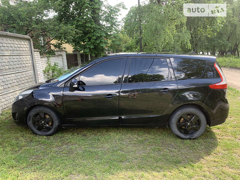 Мінівен Renault Megane Scenic 2010 в Сумах