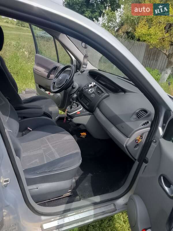 Минивэн Renault Megane Scenic 2004 в Харькове