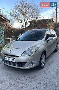 Минивэн Renault Megane Scenic 2009 в 