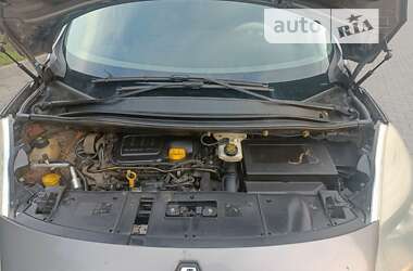 Мінівен Renault Megane Scenic 2011 в 
