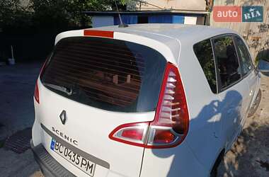 Минивэн Renault Megane Scenic 2011 в 