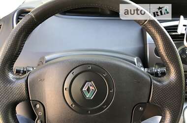 Минивэн Renault Megane Scenic 2004 в 