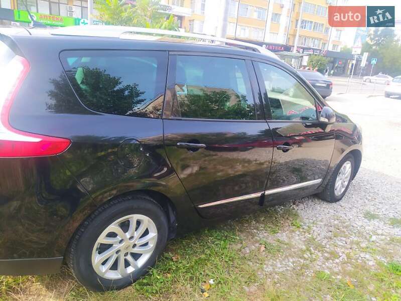 Мінівен Renault Megane Scenic 2015 в Івано-Франківську