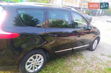Минивэн Renault Megane Scenic 2015 в 
