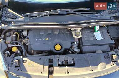 Минивэн Renault Megane Scenic 2011 в 