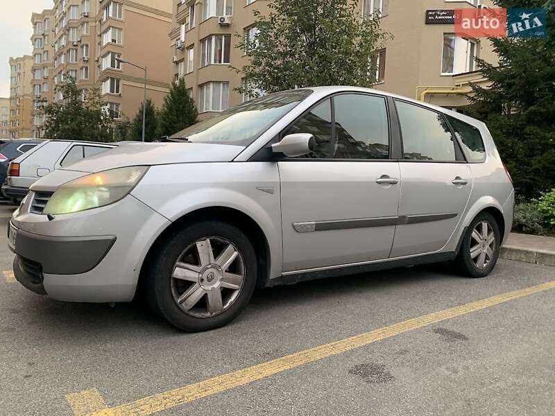 Минивэн Renault Megane Scenic 2005 в 
